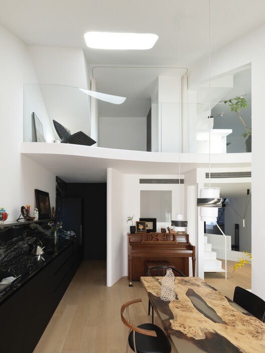 琴宅｜刘女士家 / 金秋野建筑工作室 - 室内图, 厨房, 木头, 灯, 椅子