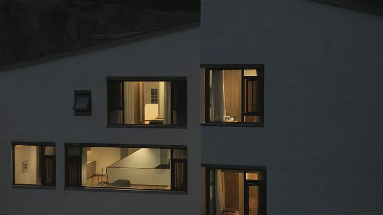 川东母亲之宅 / 門口建筑工作室 - 室内图, 阳台