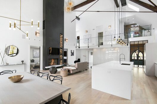 De iglesias a casas: reconversiones y renovaciones contemporáneas que fusionan presente y pasado - Imagen 12 de 30