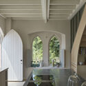 De iglesias a casas: reconversiones y renovaciones contemporáneas que fusionan presente y pasado - Image 2 of 4
