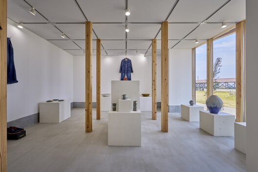 Kugami Terrace Sunset Cafe and Small Gallery / REPLUS Co.,Ltd - Interior Photography, Wood