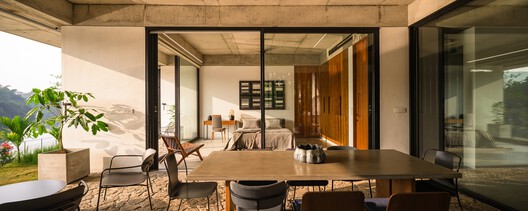 The House That Meets the River / LIJO RENY architects - Interior Photography, Living Room