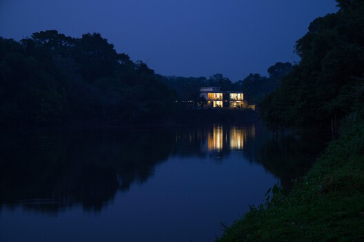 The House That Meets the River / LIJO RENY architects - Exterior Photography, Waterfront