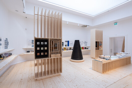 U.S. Pavilion at 2025 Venice Architecture Biennale Showcases ‘PORCH: An Architecture of Generosity' - Image 9 of 17