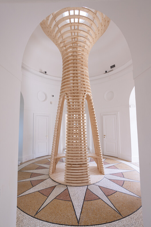 U.S. Pavilion at 2025 Venice Architecture Biennale Showcases ‘PORCH: An Architecture of Generosity' - Image 10 of 17