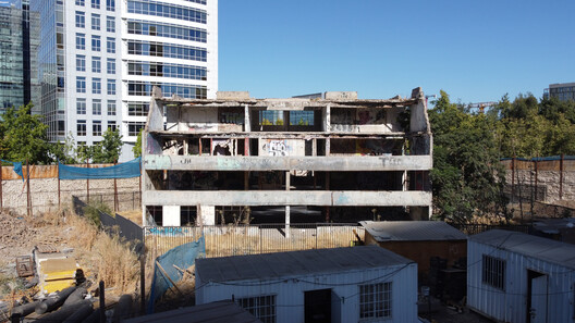 UMWELT and Plan Común to Transform Partially Demolished Housing Block Into a Museum in Villa San Luis, Chile - Image 6 of 10