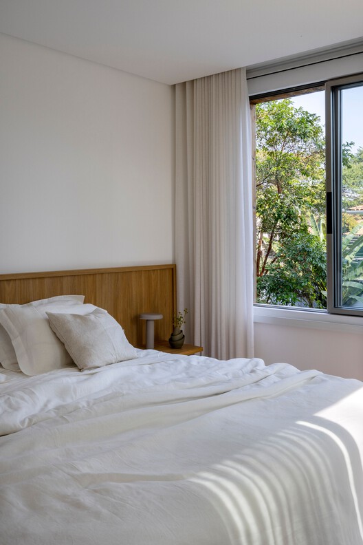 Residência AMEF / Patricia Martinez Arquitetura Residência AMEF / Patricia Martinez Arquitetura - Fotografia de Interiores, Dormitório, Madeira, Cama