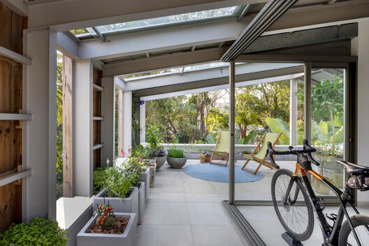 Residência AMEF / Patricia Martinez Arquitetura Residência AMEF / Patricia Martinez Arquitetura - Fotografia de Interiores, Viga, Pátio