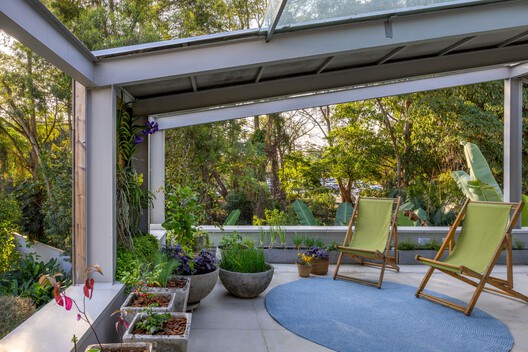 Residência AMEF / Patricia Martinez Arquitetura Residência AMEF / Patricia Martinez Arquitetura - Fotografia de Exterior, Jardim, Cadeira, Pátio, Viga, Aido