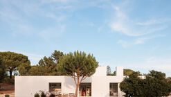 150 Melides House / José Adrião Arquitetos