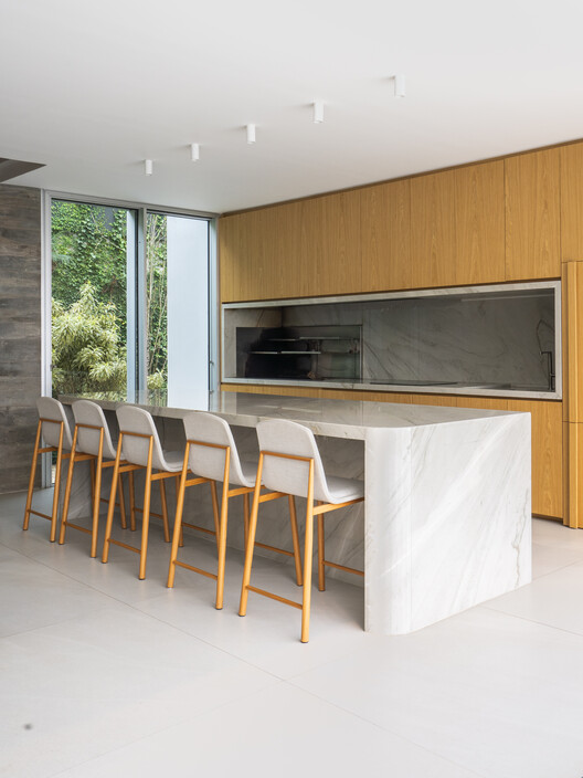 Casa MM / Redecker Sperb Arquitetura - Fotografia de Interiores, Cozinha, Madeira, Bancada, Cadeira