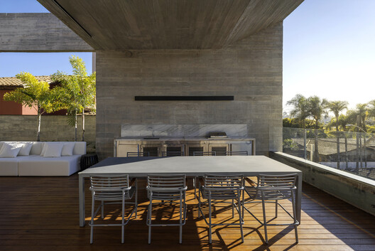 Casa FLA / Frederico Bicalho Arquitetura - Fotografia de Interiores, Madeira, Concreto, Viga, Cadeira