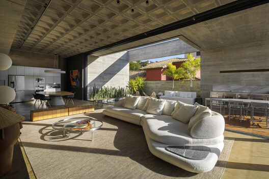 Casa FLA / Frederico Bicalho Arquitetura - Fotografia de Interiores, Sala de Estar, Concreto