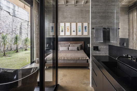 Casa FLA / Frederico Bicalho Arquitetura - Fotografia de Interiores, Madeira, Iluminação, Dormitório, Vidro, Cadeira