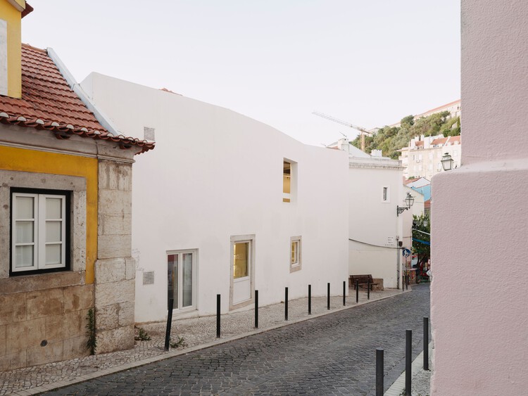 113 Three Mills / José Adrião Arquitetos - Exterior Photography, Concrete