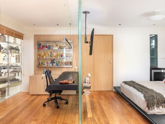 Apartamento LM / ZALC Arquitetura - Fotografia de Interiores, Madeira, Iluminação, Prateleira, Mesa, Cadeira, Porta