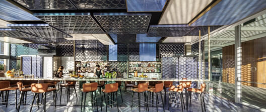 Interiores de bares y restaurantes que fusionan culturas, artes y materiales: El Equipo Creativo y sus obras en Barcelona - Imagen 10 de 14
