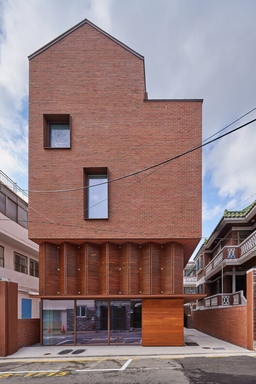 Wonderful Wooman / IDR Architects - Exterior Photography, Brick