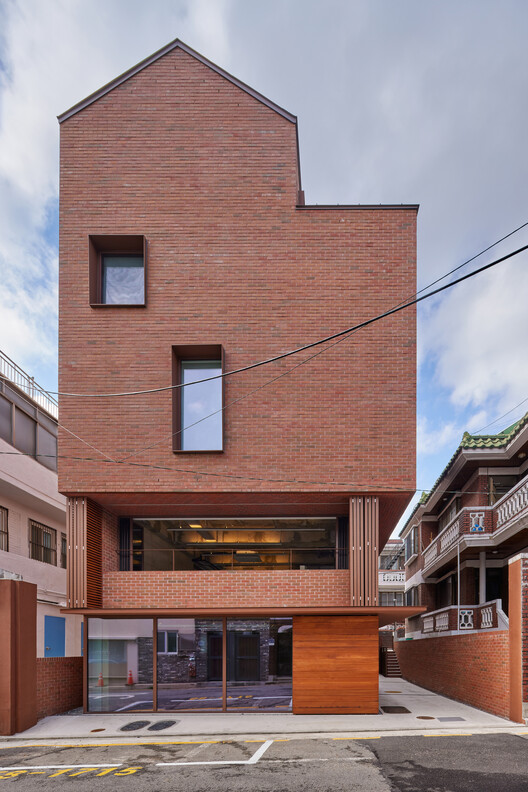 Wonderful Wooman / IDR Architects - Exterior Photography, Brick