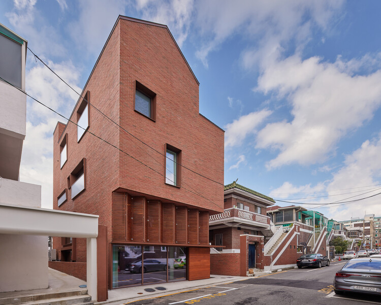 Wonderful Wooman / IDR Architects - Exterior Photography, Facade, Brick