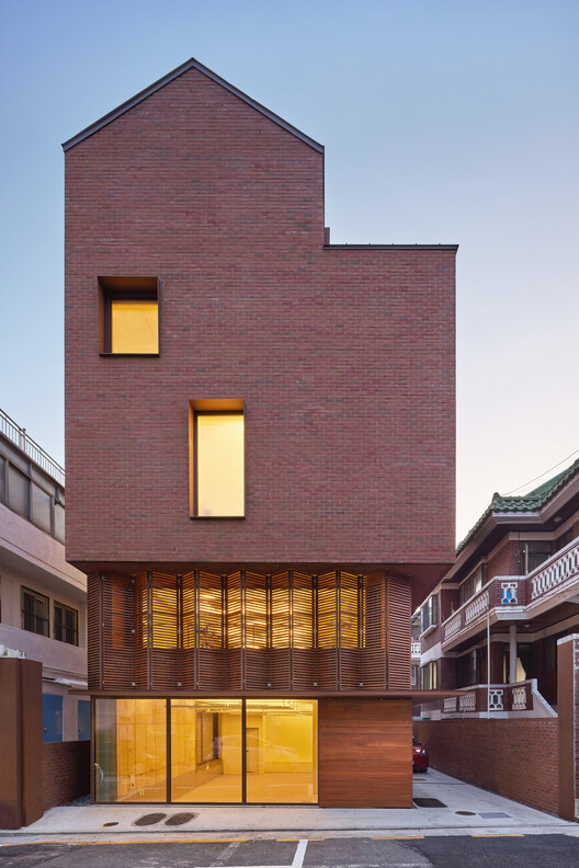 Wonderful Wooman / IDR Architects - Exterior Photography, Brick