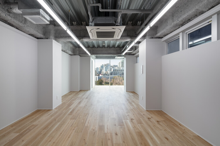 Yushima Building / Tenhachi Architect & Interior Design - Interior Photography, Glass