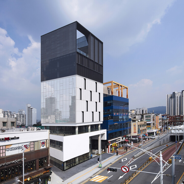 Triplet Code Imun Neighborhood Facility / L'EAU design - Exterior Photography, Facade