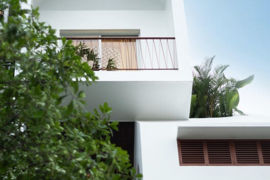 NHÀ QUANH SÂN House / AD+studio - Exterior Photography, Balcony