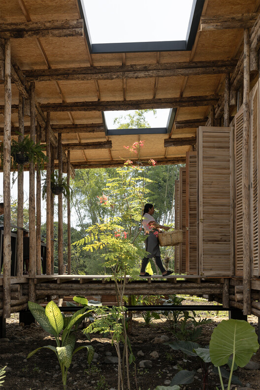 La Panificadora centro desarrollo y de producción rural / Natura Futura - Fotografía exterior, Madera, Fijación Vigas