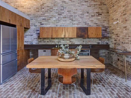 Grounded Interiors: Exploring Earth-Based Flooring Through 10 Contemporary Interiors - Image 10 of 23
