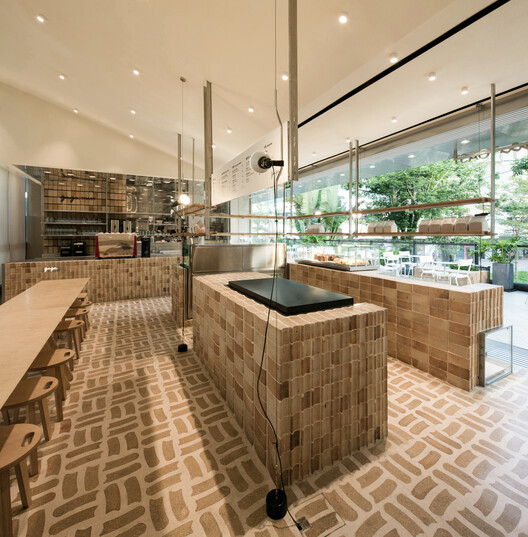 Grounded Interiors: Exploring Earth-Based Flooring Through 10 Contemporary Interiors - Image 16 of 23