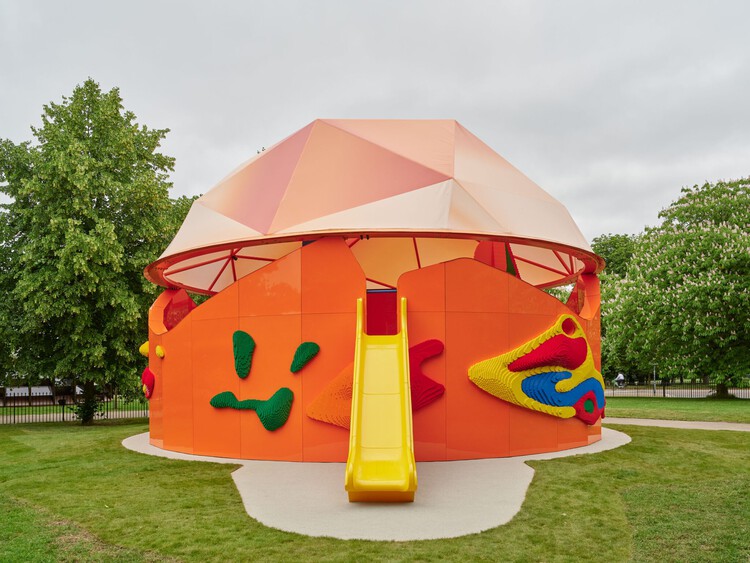 Peter Cook and LEGO Group's Play Pavilion Opens at Serpentine on World Play Day - Image 5 of 10