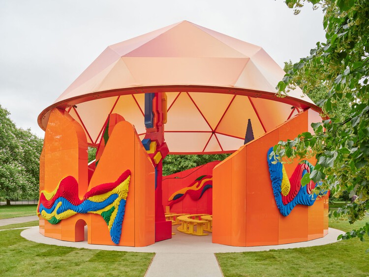 Peter Cook and LEGO Group's Play Pavilion Opens at Serpentine on World Play Day - Image 3 of 10