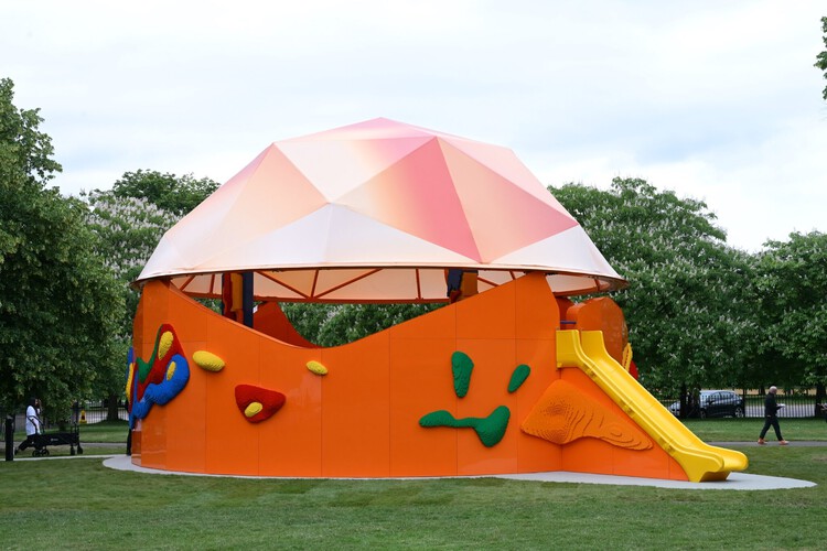 Peter Cook and LEGO Group's Play Pavilion Opens at Serpentine on World Play Day - Image 4 of 10
