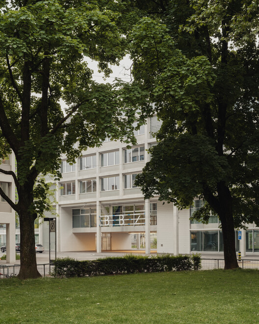 Vocational School for Building Trades / Gunz & Künzle Architekt*innen - Exterior Photography, Facade, Concrete