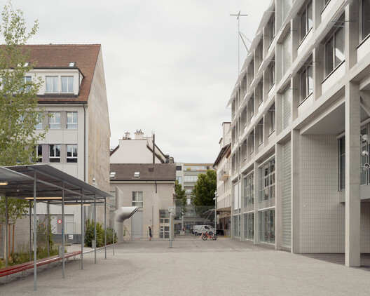 Vocational School for Building Trades / Gunz & Künzle Architekt*innen - Exterior Photography, Concrete