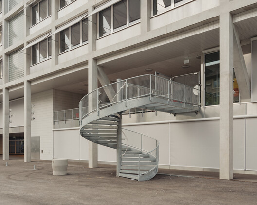 Vocational School for Building Trades / Gunz & Künzle Architekt*innen - Interior Photography, Stairs, Glass, Concrete