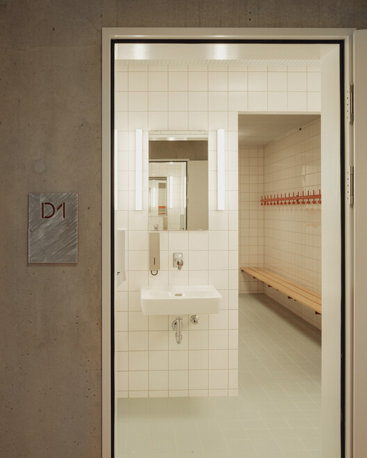 Vocational School for Building Trades / Gunz & Künzle Architekt*innen - Interior Photography, Bathroom
