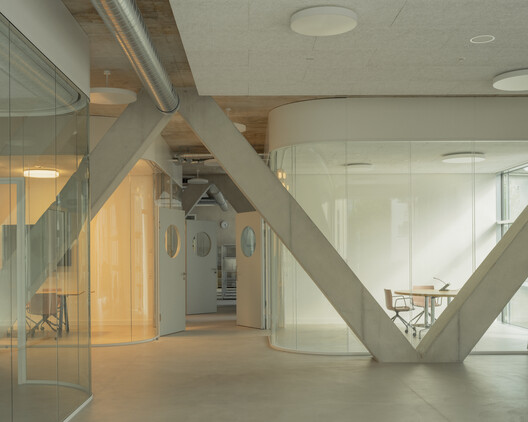 Vocational School for Building Trades / Gunz & Künzle Architekt*innen - Image 4 of 46