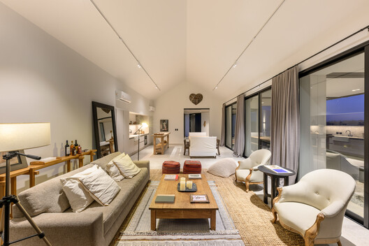 Casa Granero / Fabric Estudio - Fotografía interior, Sala de estar, Sillones, Sillas