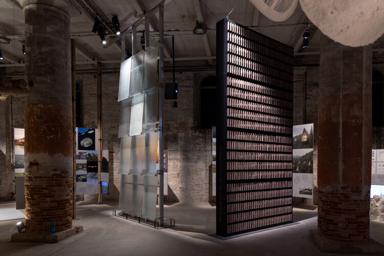 Una crisis en desarrollo con un panorama esperanzador: lo más destacado de los proyectos expuestos en la Bienal de Arquitectura de Venecia 2025 - Imagen 26 de 42