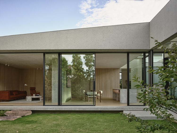 Fairfield Courtyard House / Taylor Knights - Image 1 of 32