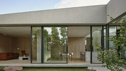 Fairfield Courtyard House / Taylor Knights