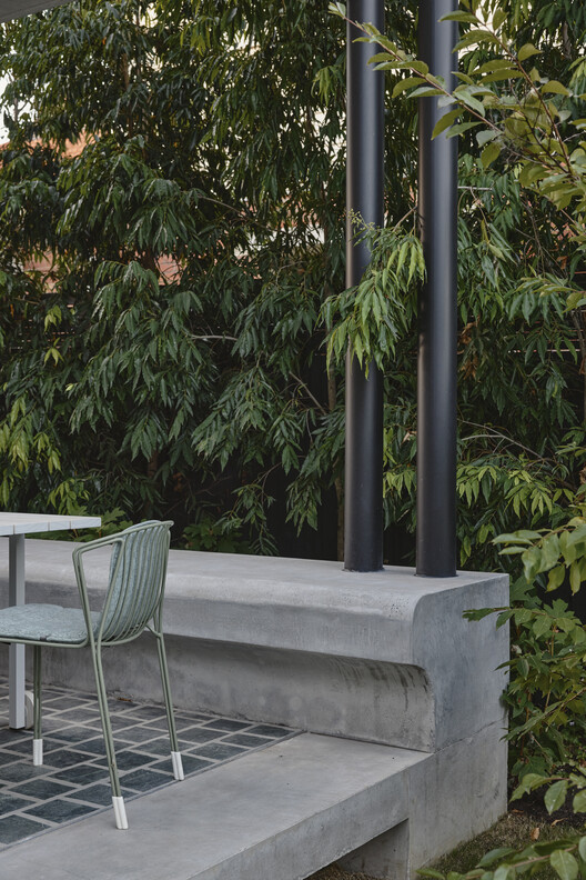 Fairfield Courtyard House / Taylor Knights - Exterior Photography, Garden, Concrete, Column
