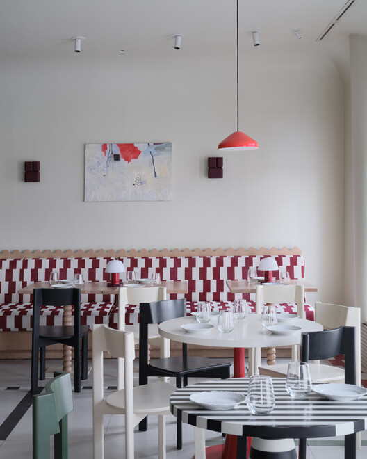 Pasta La Vista Bistro / NAAW - Interior Photography, Chair