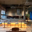 Dom-Ino Hub / Atelier tho.A - Fotografía interior, Interiores De Cafeterías, Sillas