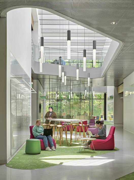 Science Research Center University of Connecticut / Payette - Interior Photography, Glass, Chair