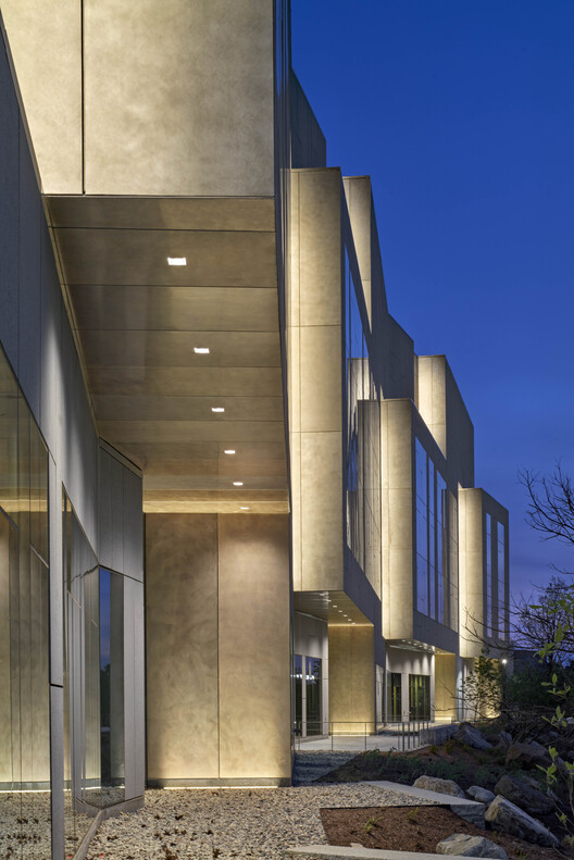 Science Research Center University of Connecticut / Payette - Exterior Photography, Concrete
