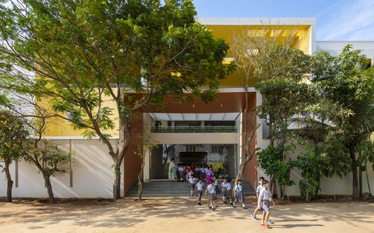 Rainbow International School / Spacefiction studio - Image 28 of 37
