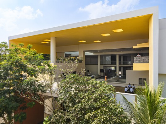 Rainbow International School / Spacefiction studio - Image 24 of 37